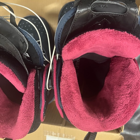 Brand new with Box Salomon snowboard boots - Picture 3 of 5